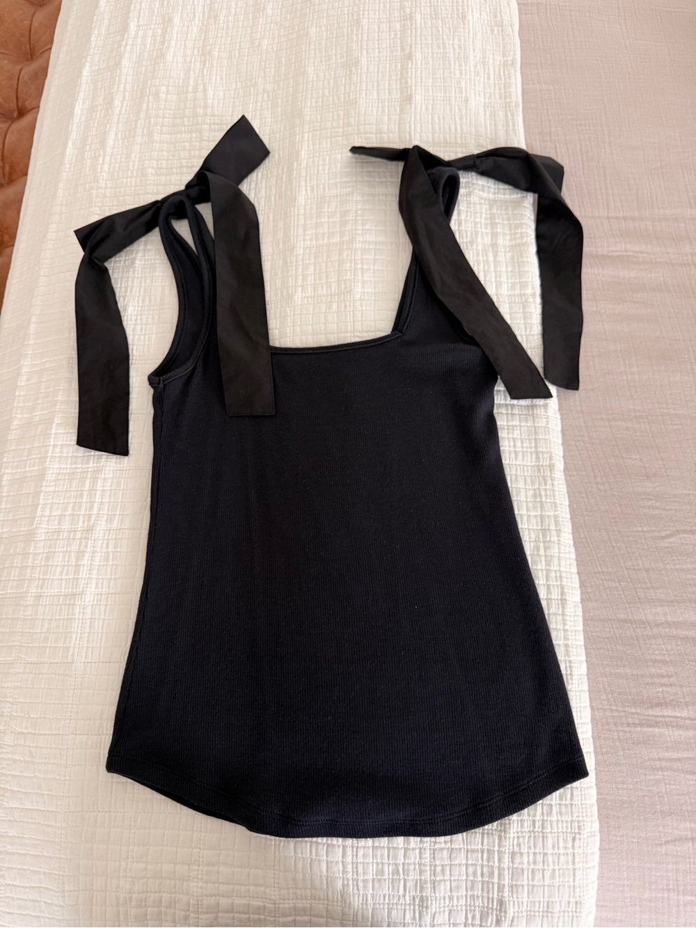 Women’s Summersalt bow shoulder tank size S